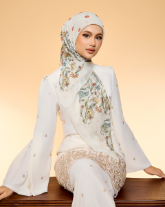 TENUN RAYA RAISA IN SNOW WHITE