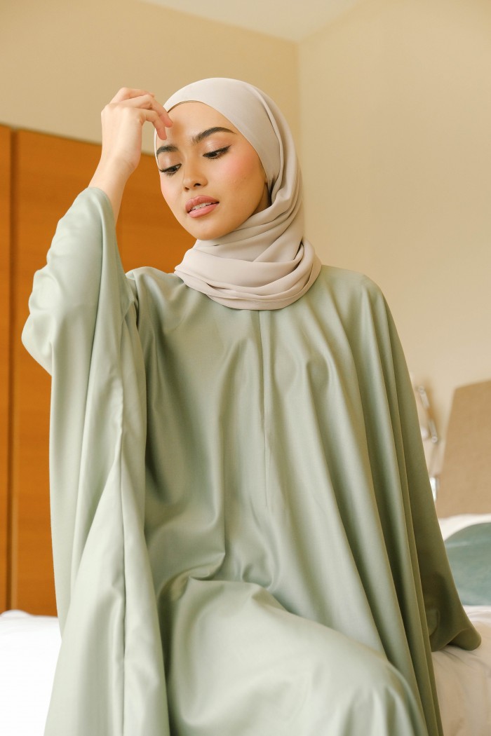 RASELLA CAFTAN IN DUSTY MINT