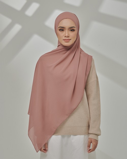 BAESiC IN SADDIE BROWN