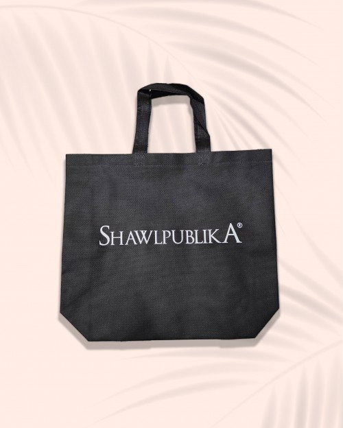 SHOPPING BAG IN BLACK