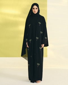 LUBNA IN BLACK