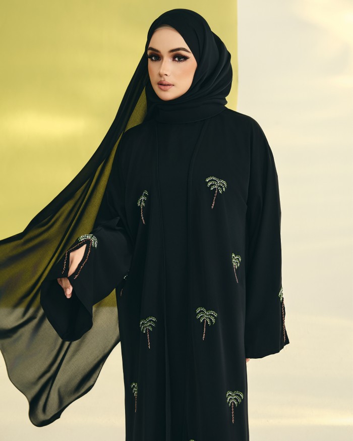 LUBNA IN BLACK