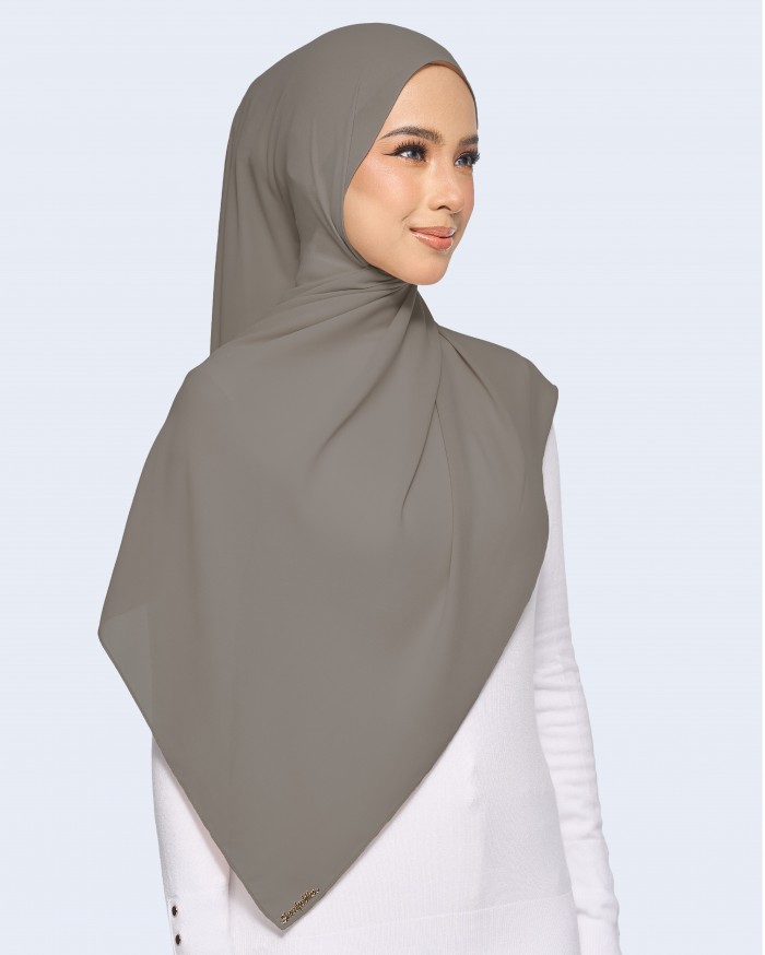 MALIQA SHAWL 2.0 IN SMOKEY GREY