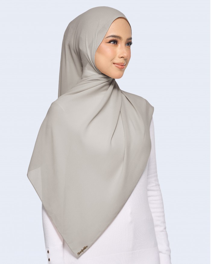 MALIQA SHAWL 2.0 IN STEEL GREY