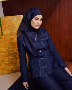 SILK ORGANDY IN BLUE BLACK