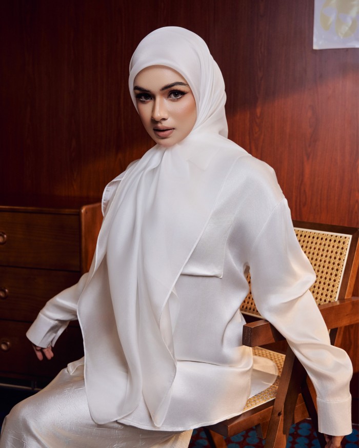SILK ORGANDY IN OFF WHITE
