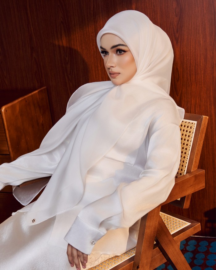 SILK ORGANDY IN OFF WHITE