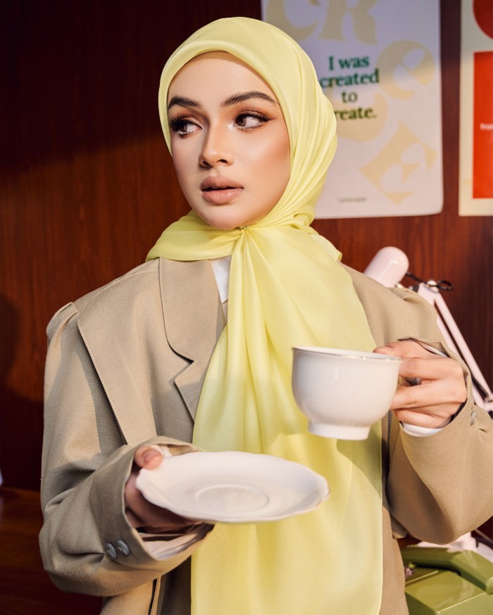 SILK ORGANDY IN PASTEL YELLOW