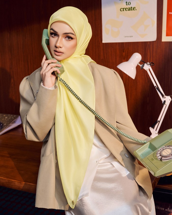 SILK ORGANDY IN PASTEL YELLOW