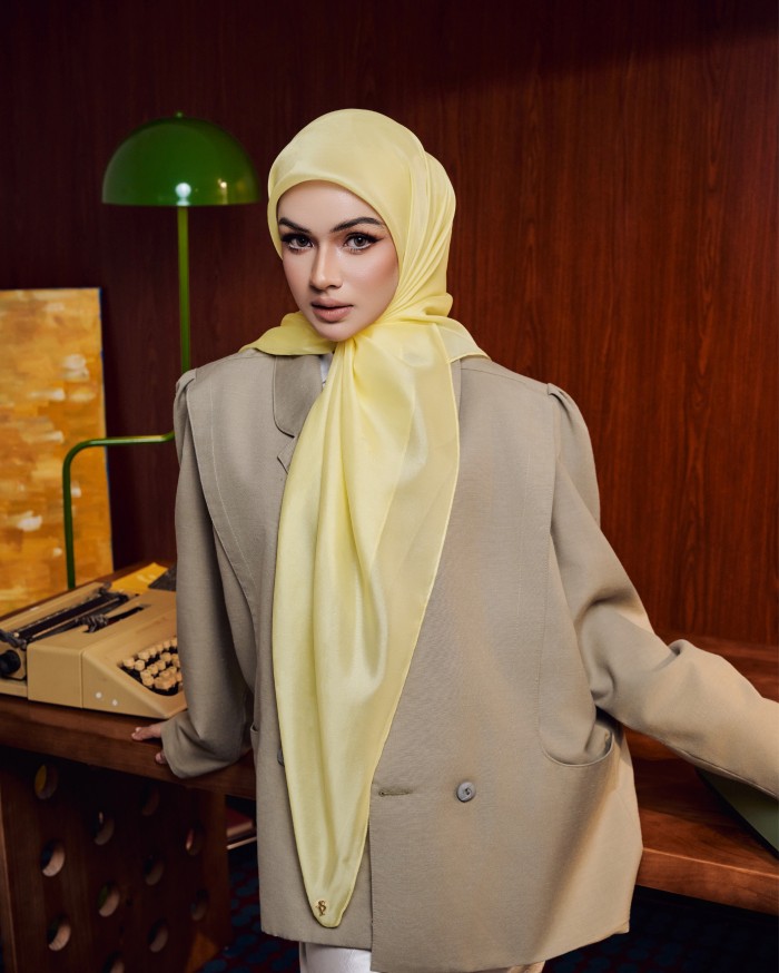 SILK ORGANDY IN PASTEL YELLOW