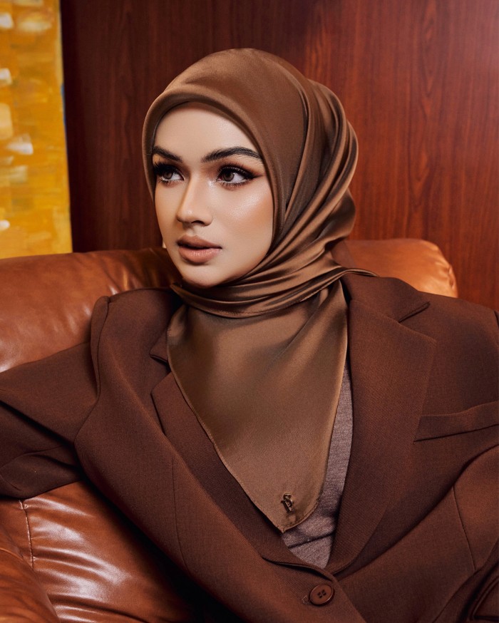 SILK ORGANDY IN AUBURN BROWN