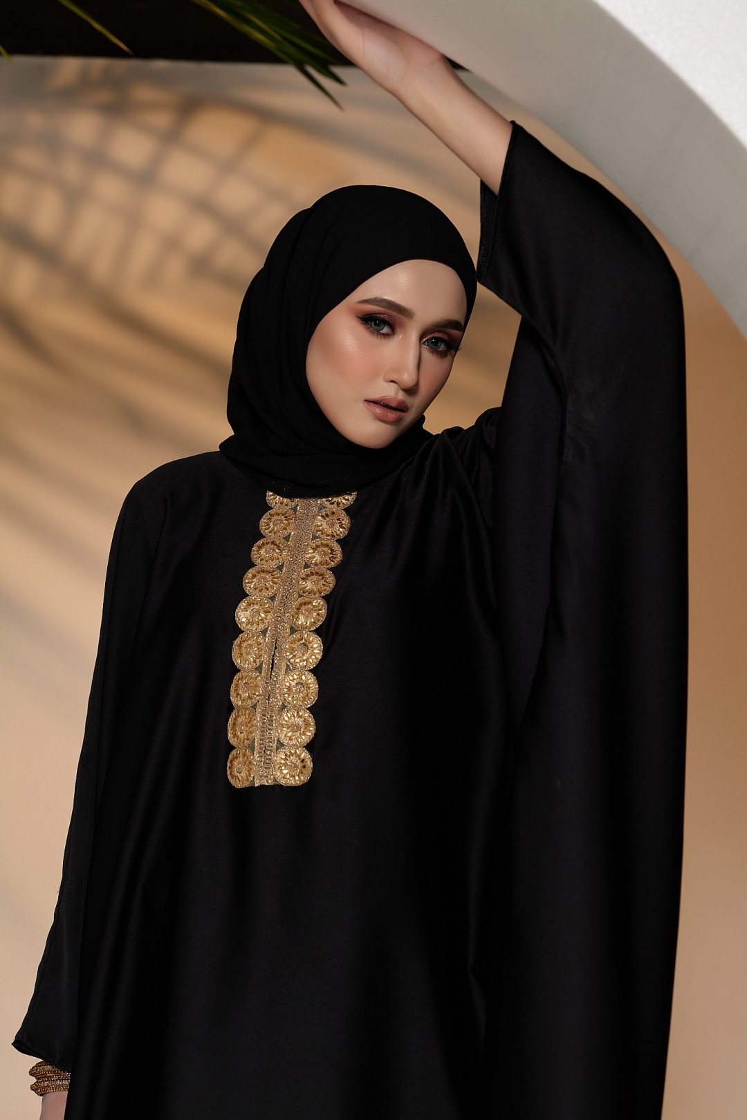 RANI CAFTAN IN BLACK