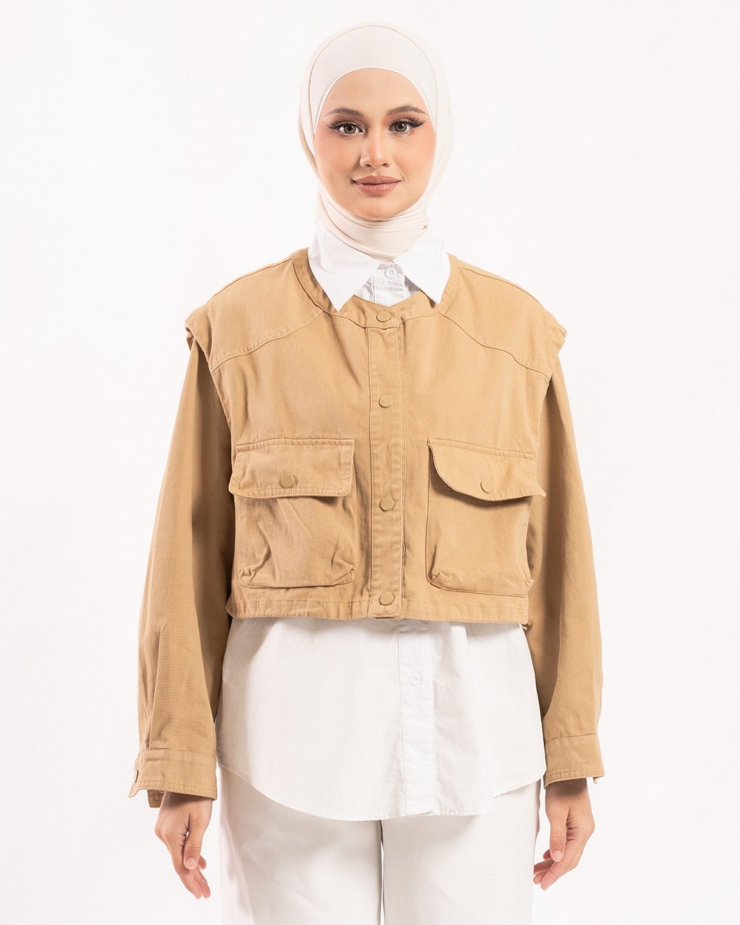 ELVA IN KHAKI