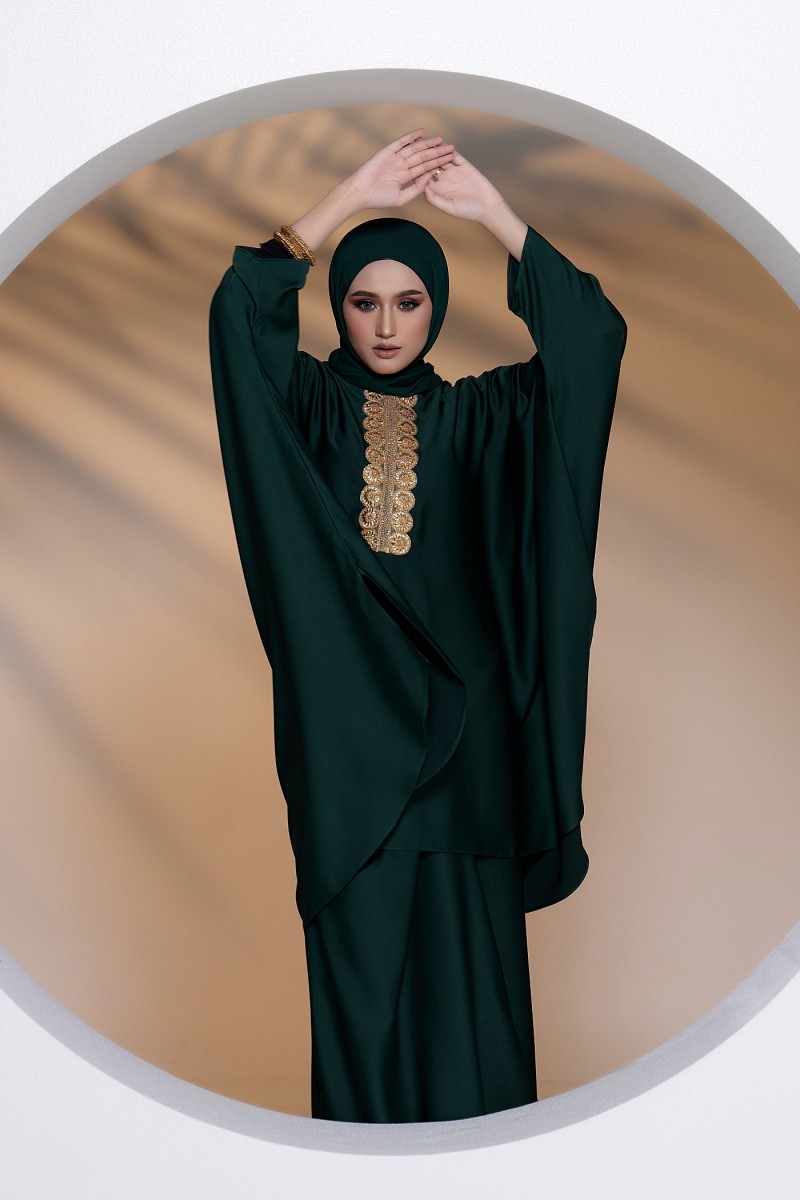 DEFECT RANI IN EMERALD GREEN