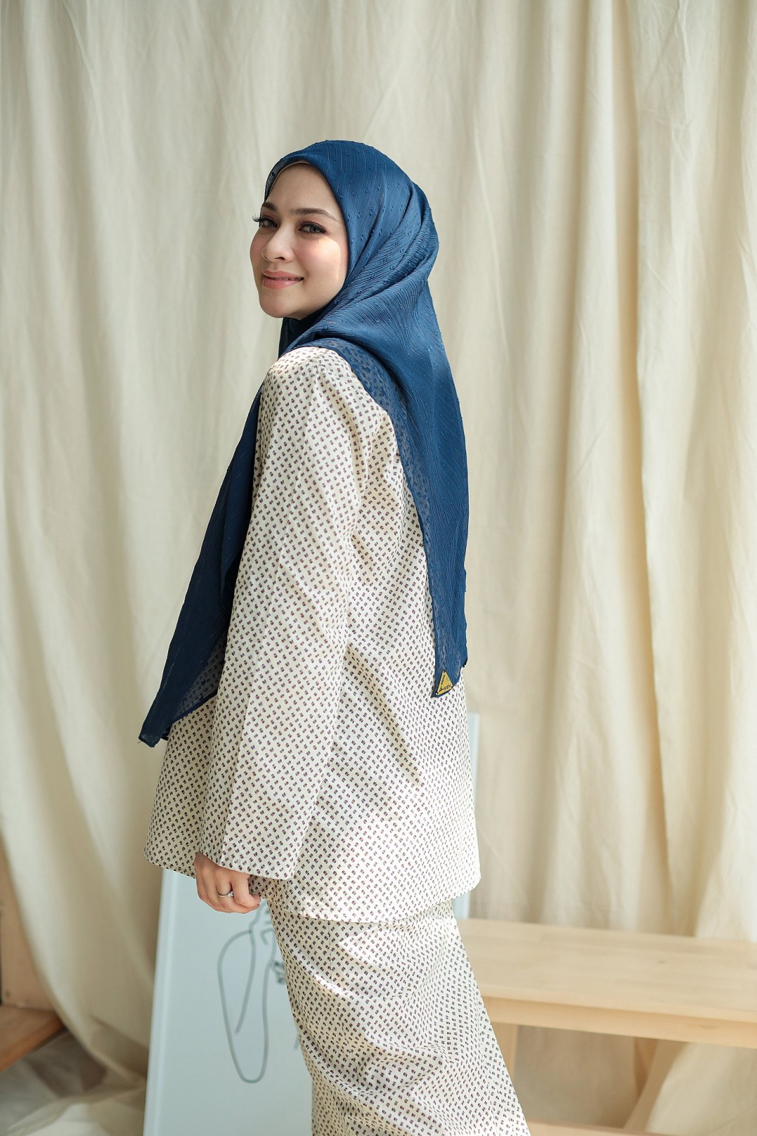 KURUNG JOHANA IN CREAM