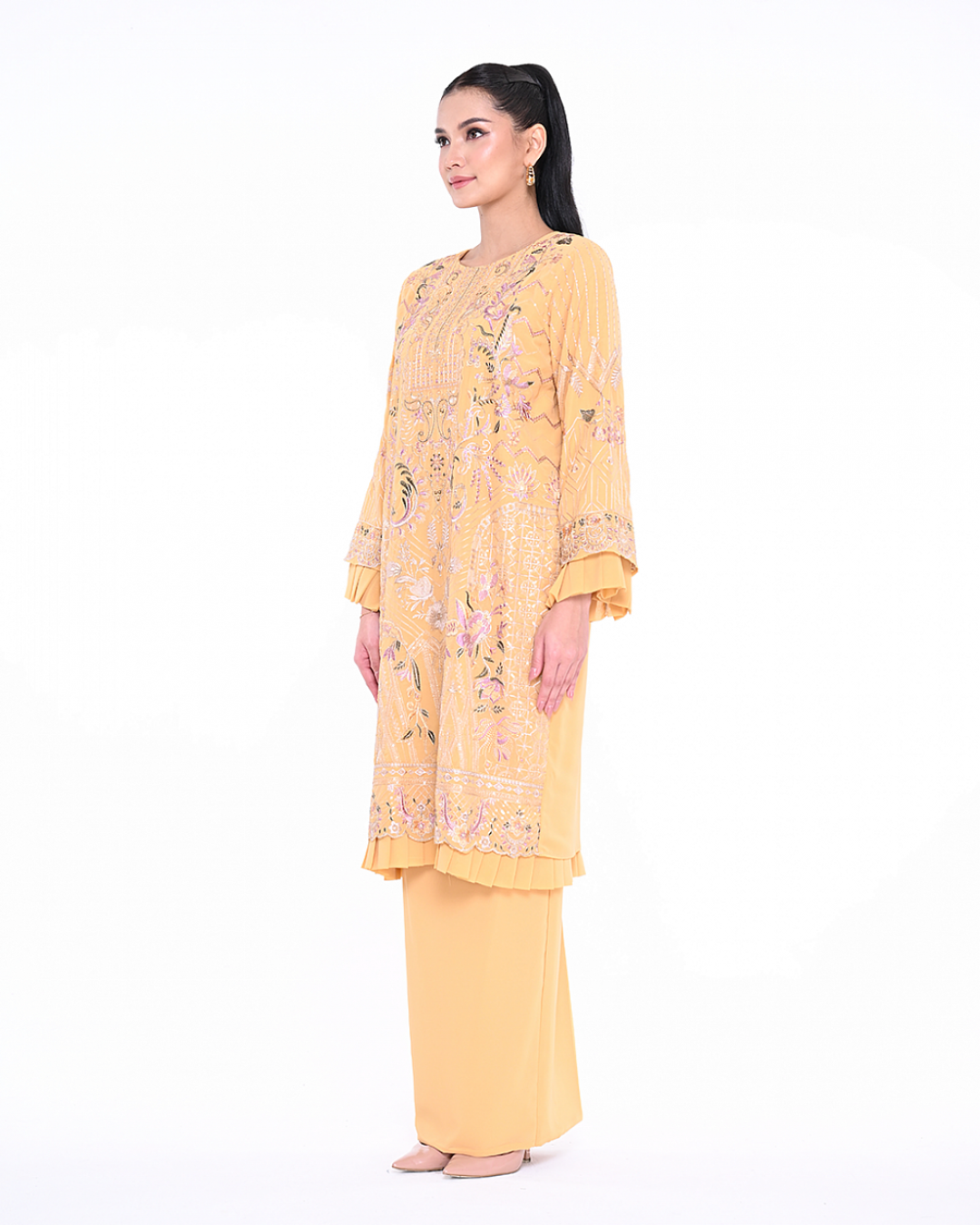 AMISHA IN BUTTERSCOTCH