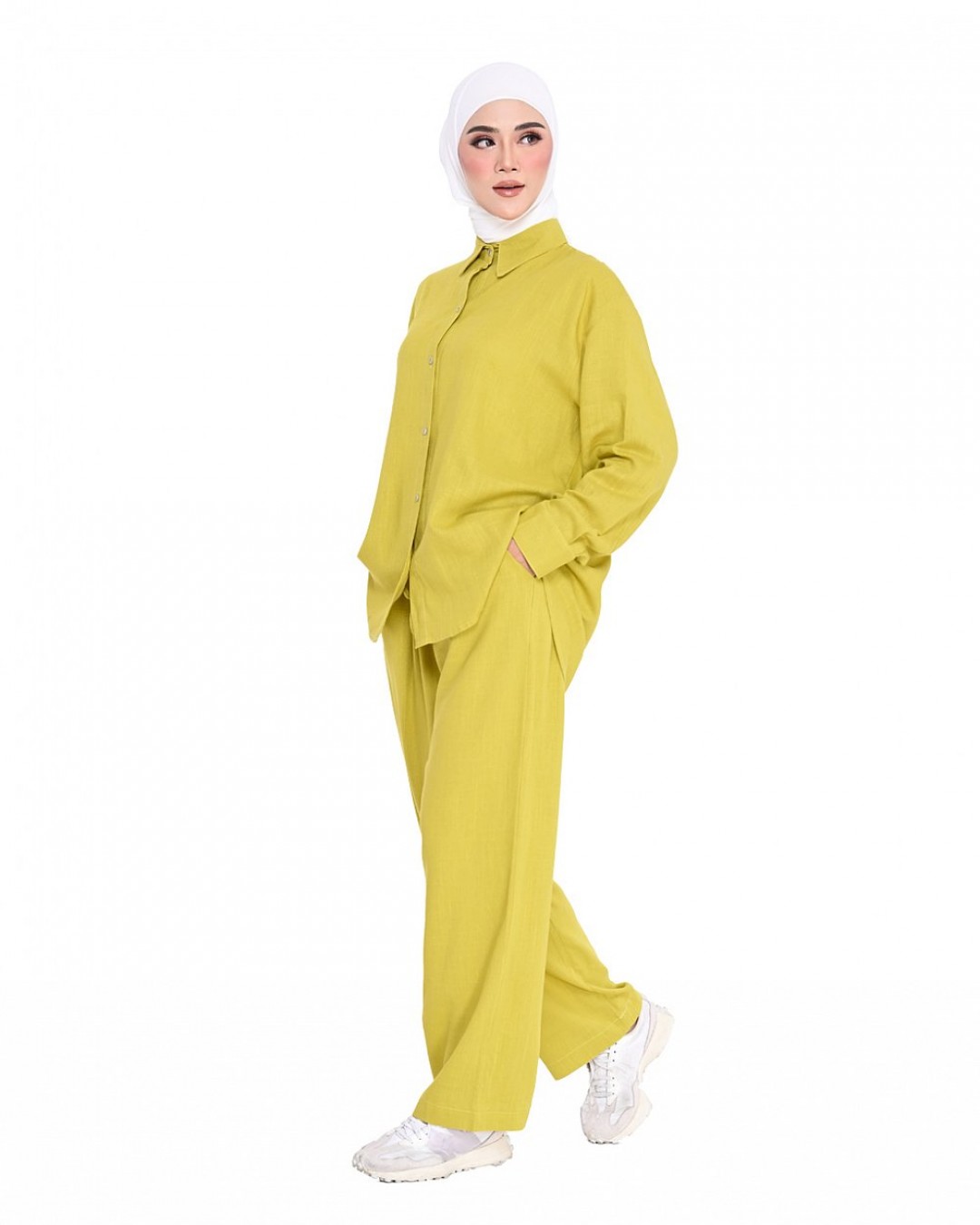 LUCY SET IN YELLOW