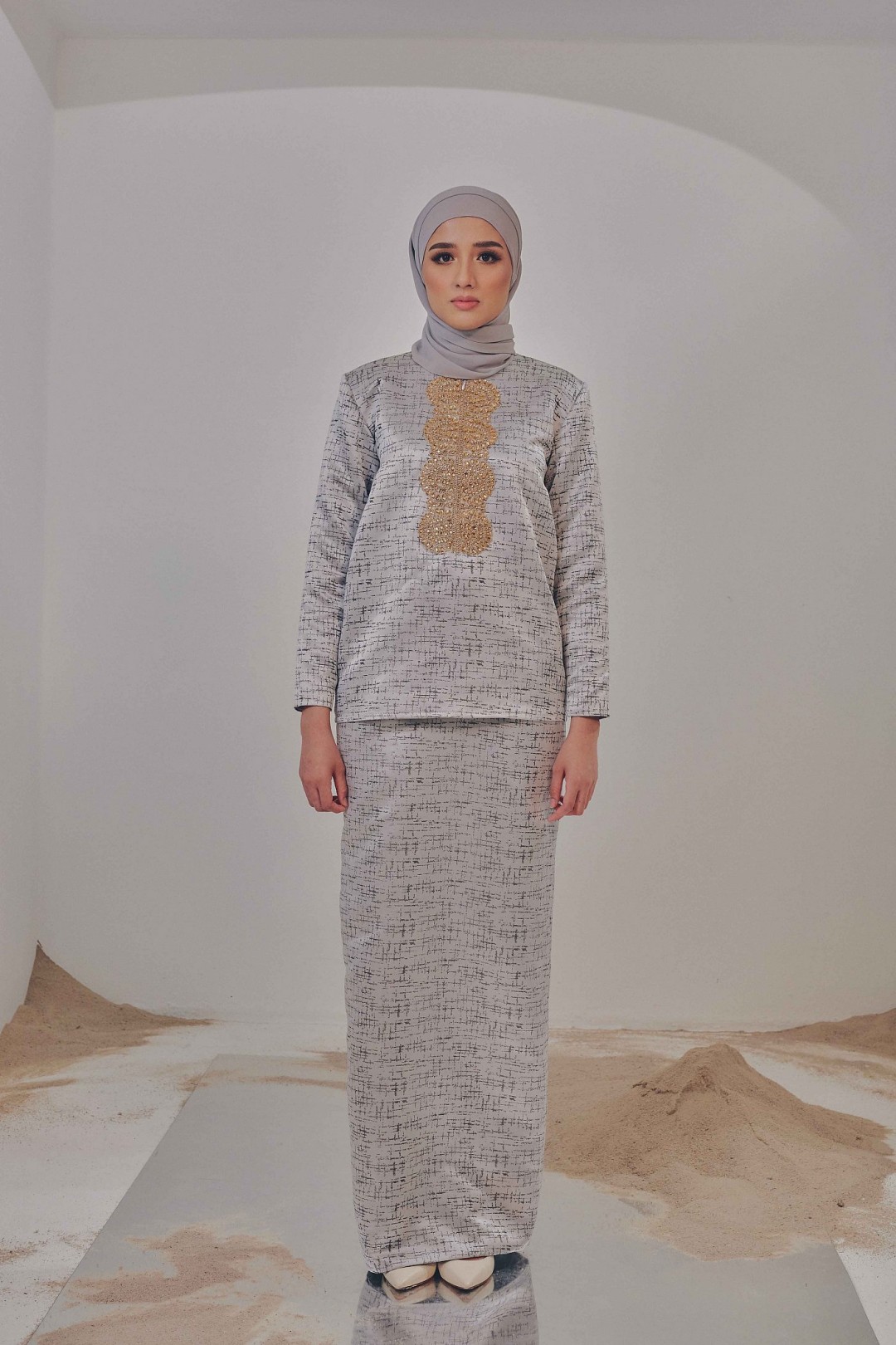 MARIYANA IN PEARL GREY