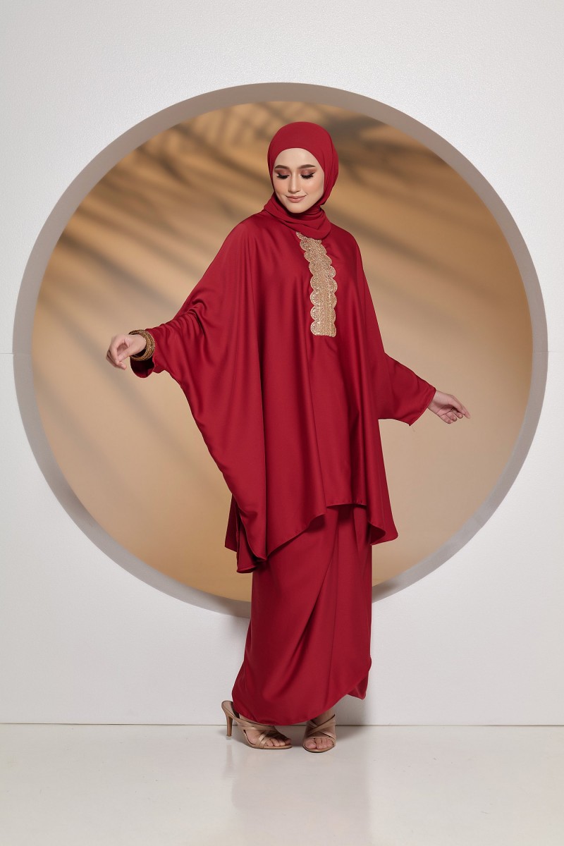 DEFECT RANI CAFTAN IN SCARLET RED
