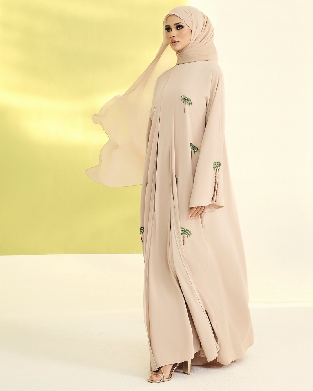 LUBNA IN NUDE