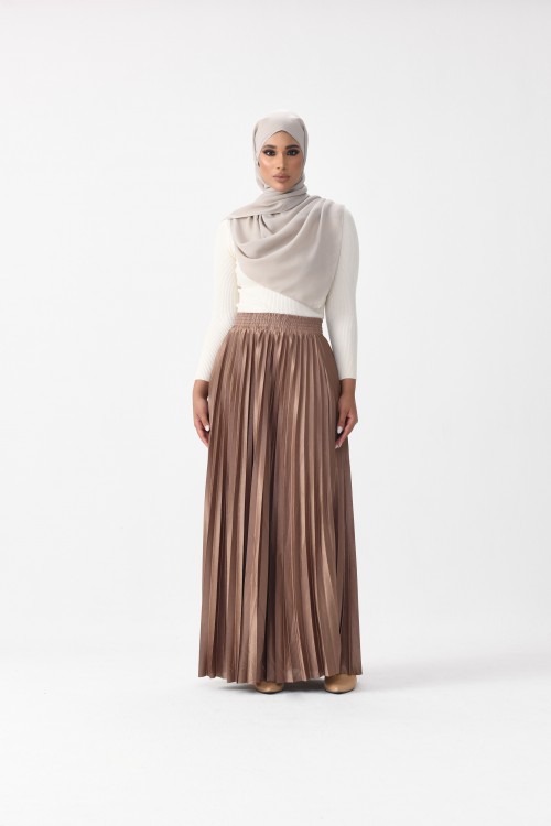MADISON PLEATED SKIRT IN WOOD BROWN