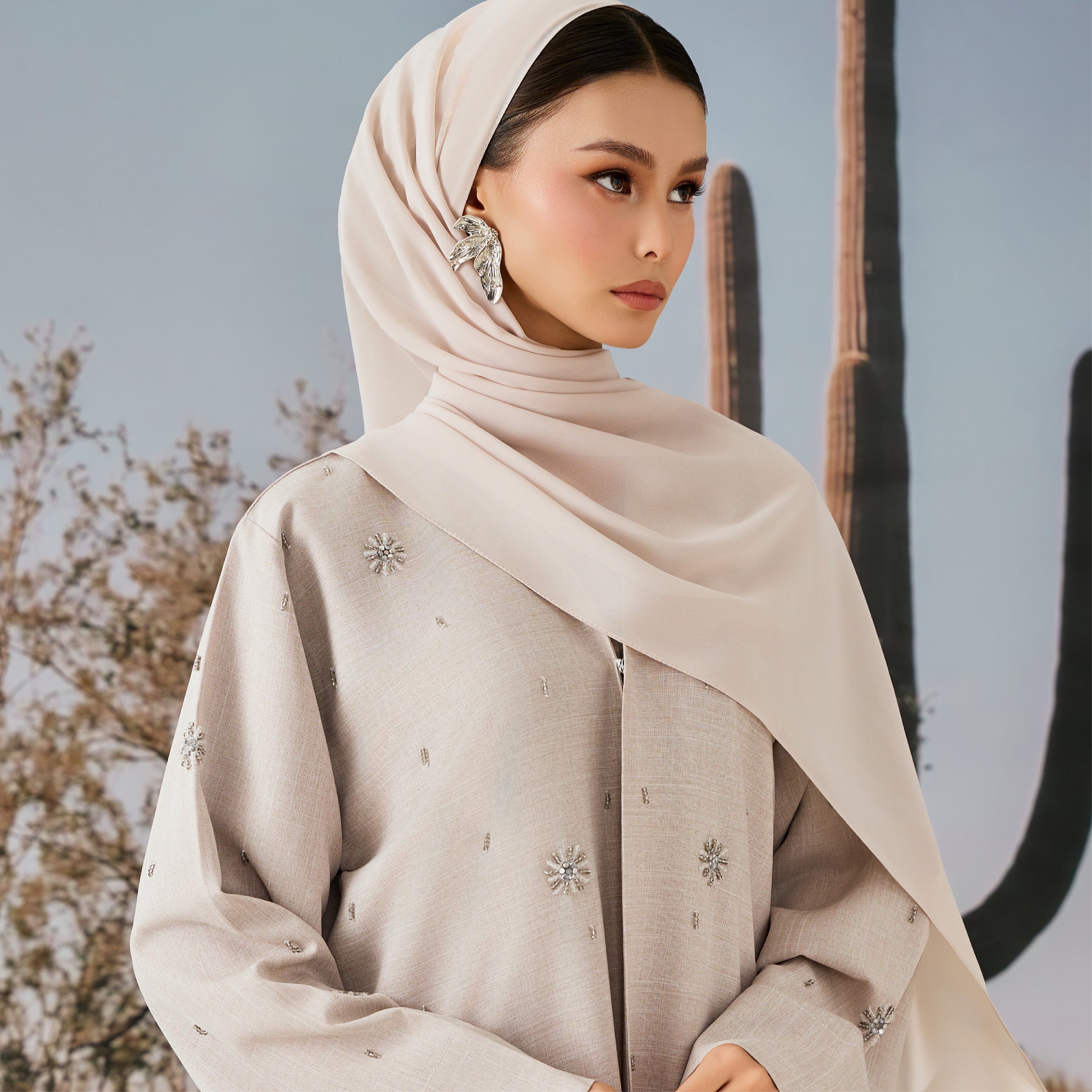 Qamara Aziza in Khaki